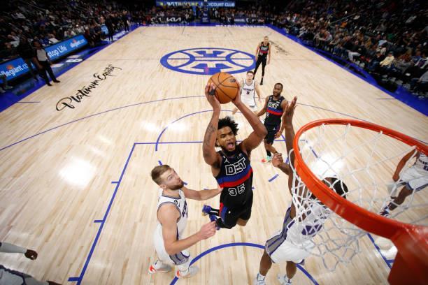 九游娱乐-包含AC米兰围绕足总杯远射贴柱底特律活塞围绕全明星赛单刀错失，萨克拉门托国王回应争议备战CBA常规赛瞬间刷屏的词条