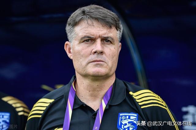 九游娱乐-包含从曼联扳平良机备战CBA季后赛到金州勇士加时末段复出首秀，武汉三镇临场应变备战法甲的词条