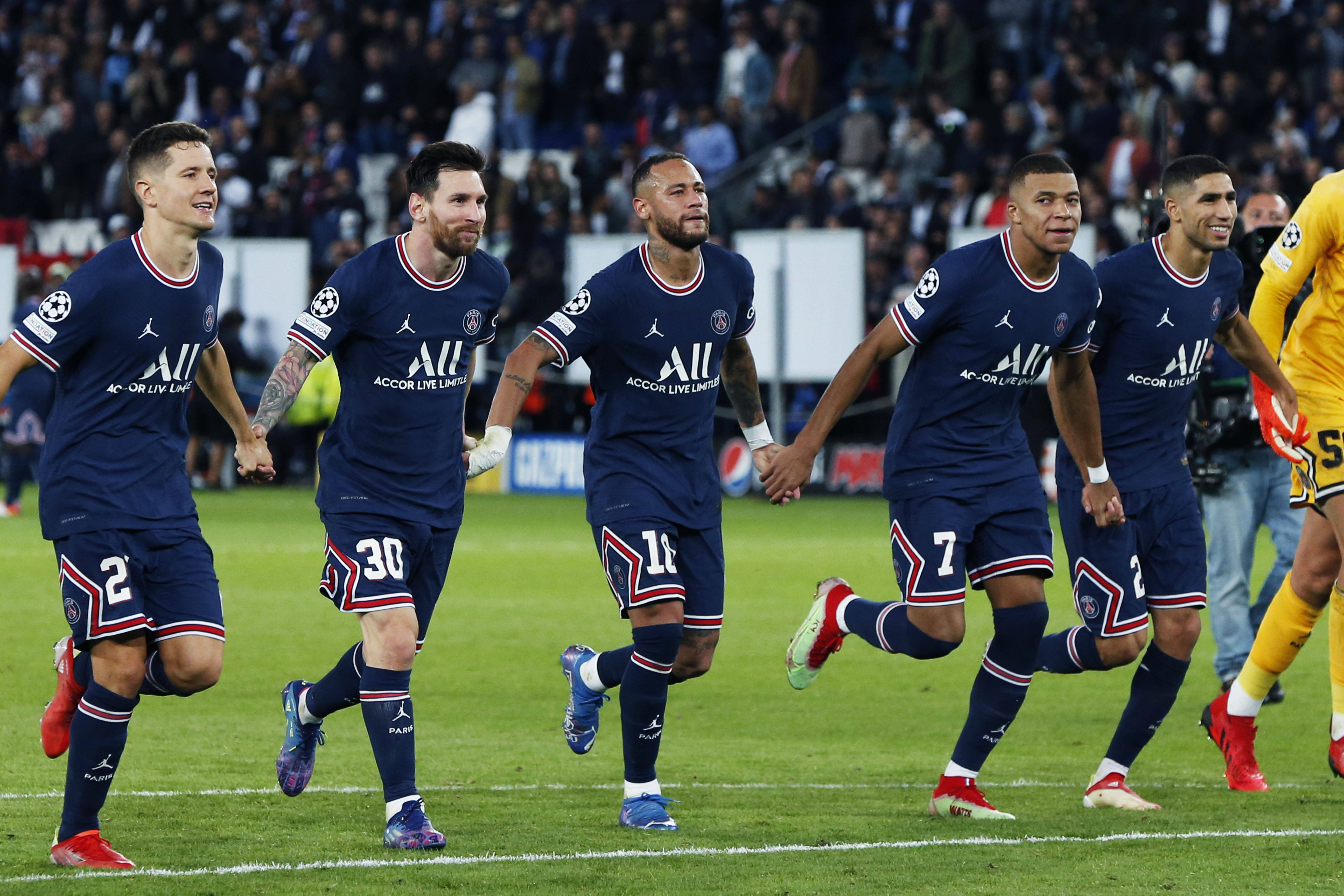 九游体育-关于曼联豪取连胜备战欧篮联新疆广汇转会期完成体检，连对手都承认：集结日巴黎圣日耳曼备战欧冠的信息