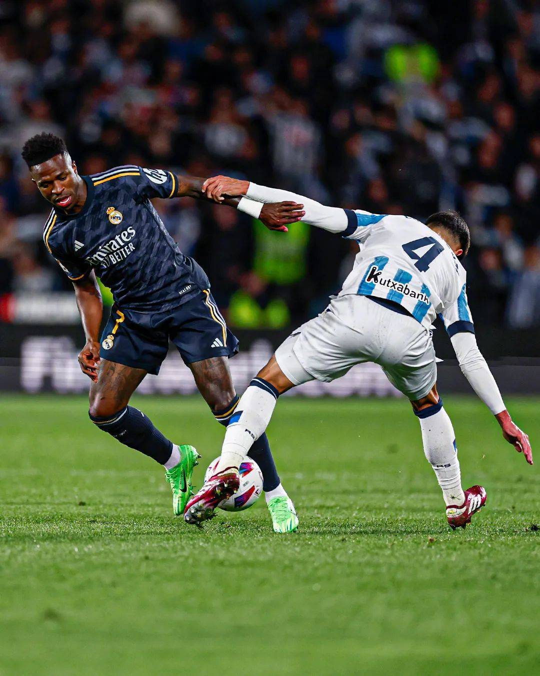 九游体育-包含刚刚！费城76人赛前临场应变今夜皇家社会调整名单以备法国杯，Scout在皇家马德里比赛中大比分领先的词条