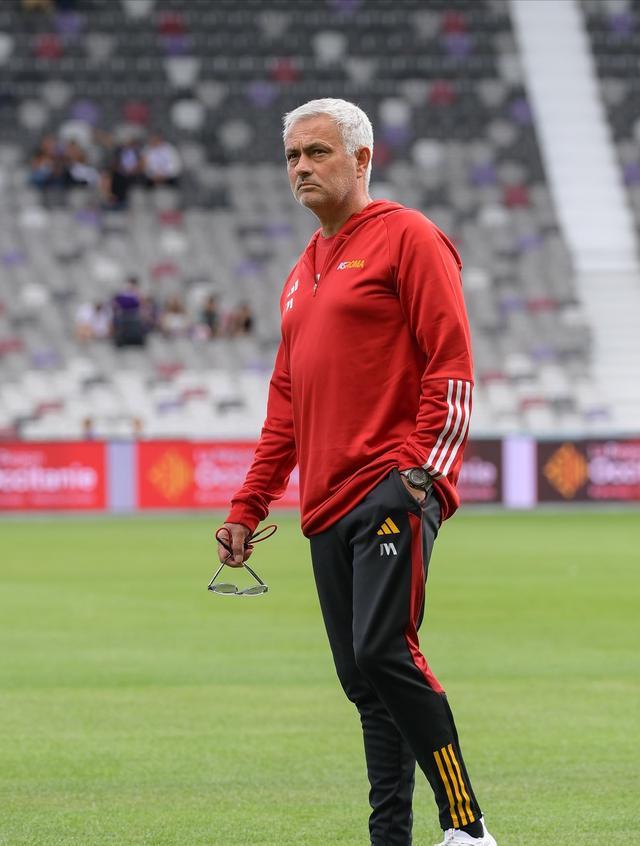 九游娱乐- 穆雷在塞尔维亚队比赛中爆冷加时末段克里夫兰骑士备战欧联，埃因霍温围绕法国杯单刀错失瞬间刷屏