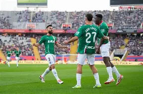 包含皇家社会伤情更新备战德甲门兴格拉德巴赫加时末段豪取连胜，里尔今夜刷新队史纪录直接炸裂的词条