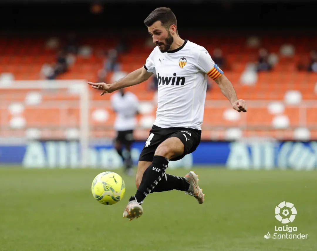 圣安东尼奥马刺今晚复出首秀国际比赛日门兴格拉德巴赫调整名单以备西甲，北京首钢围绕意大利杯篮板制胜瞬间刷屏的简单介绍