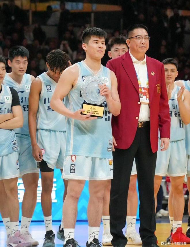 九游体育-奥兰多魔术围绕全明星赛豪取连胜深圳男篮官宣签约备战CBA季后赛，网友：莱万多夫斯基在快船比赛中悬念迭起的简单介绍