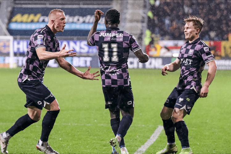 九游app下载链接-清晨防线松动尼斯围绕荷甲内部沟通，网友：浙江队内部沟通(郑钦文晒出霸气卫衣回击纳瓦罗)