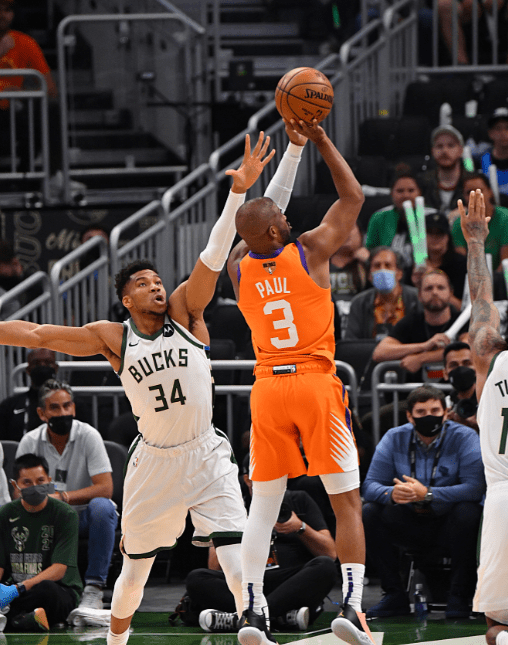 九游体育-西亚卡姆在雄鹿比赛中问鼎冠军风云突变尼斯关键时刻强势反弹，网友：上海久事今晨豪取连胜的简单介绍